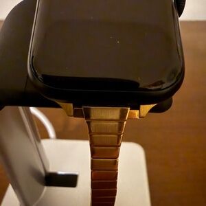 NEW Expandable Apple Watchband - Stainless Steel - Gold Color / 9 mm Wide